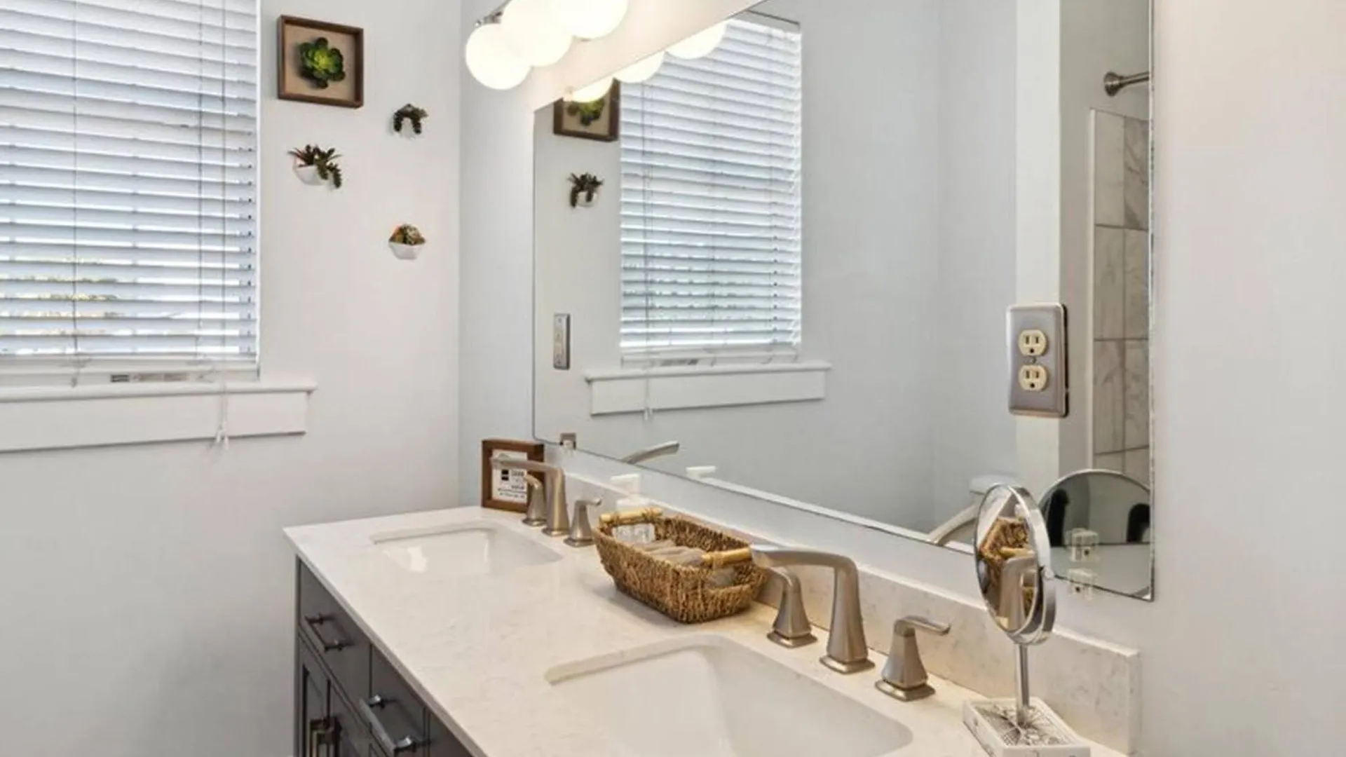 Perfect Place For Bachelorette & Birthday Weekends Savannah ABD